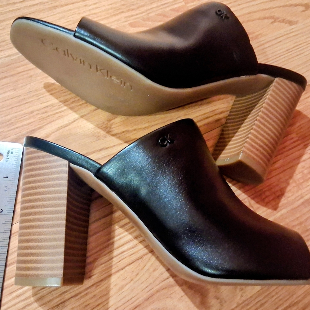 Calvin Klein NEW  Ladies Black Slip On shoe, Sz 6,  8,  10